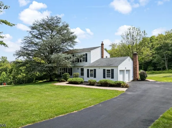 24 John Dr, Clinton Twp., NJ 08801