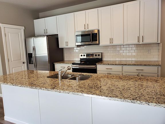 5th image of 3112 Ponderosa St NE #2
