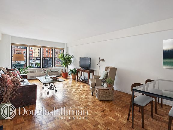 3rd image of 120 E 36th St APT 8C