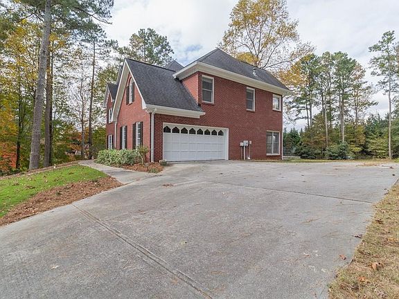 5th image of 1305 Village Oaks Ln