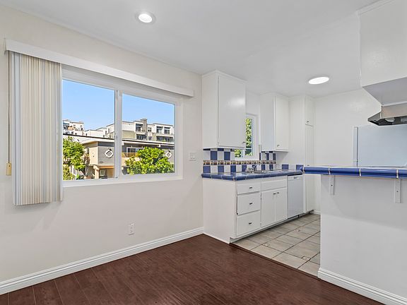 4th image of 1700 S Bundy Dr #2B-1Ba-750Sqft