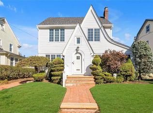 887 Lorenz Ave, Baldwin, NY 11510