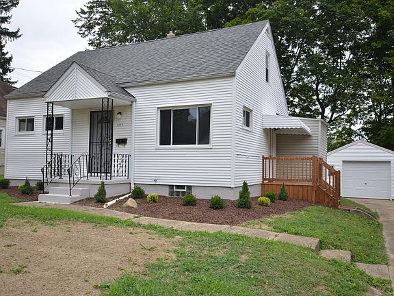 5th image of 1112 Hartford Ave