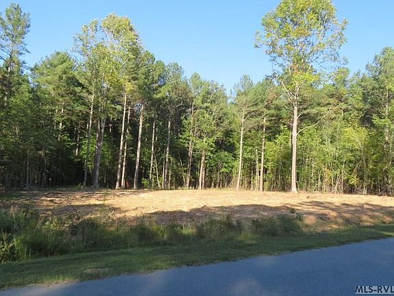 3rd image of 13 Halyard Dr