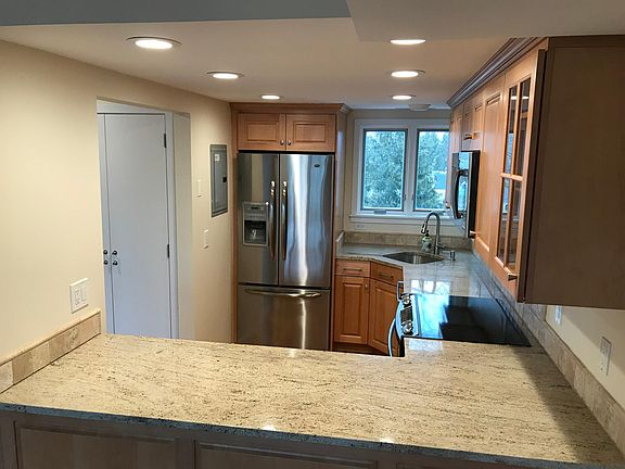 4th image of 61C Brackett Pl #C