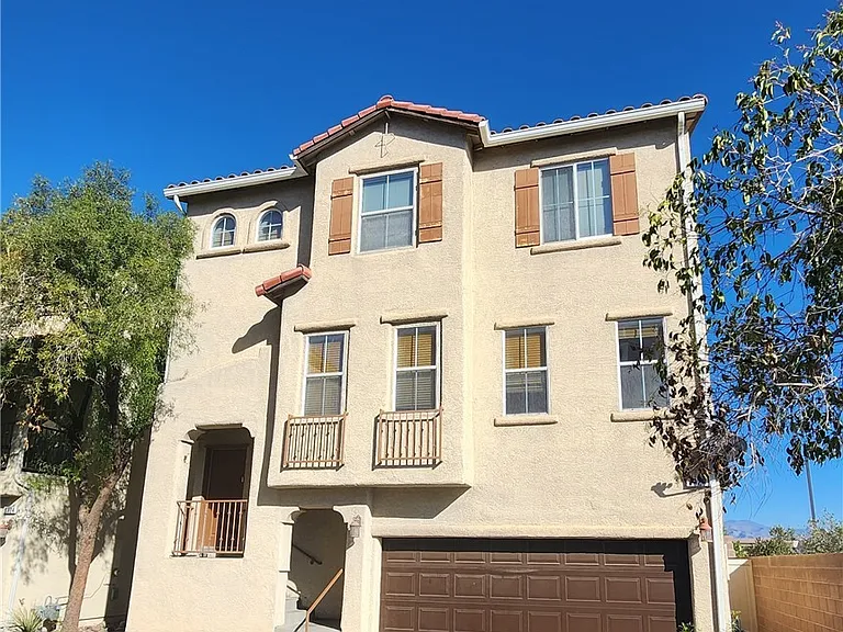 8920 James Carl Ct — Photo 2
