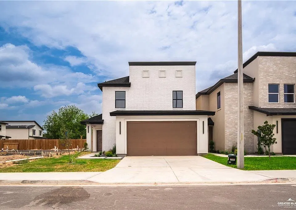 2609 E Solar Dr