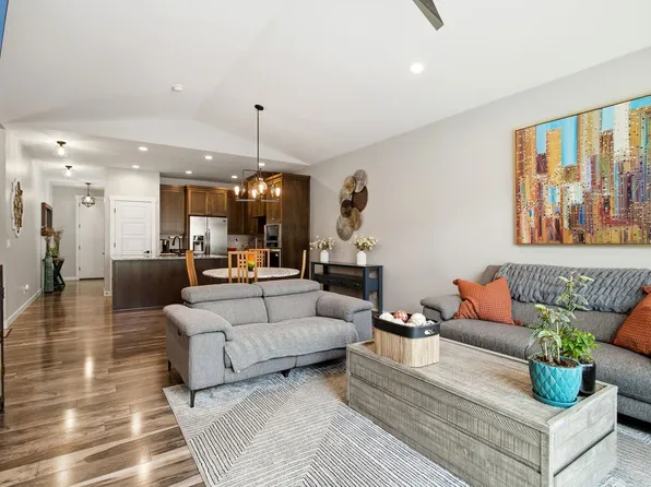 1465 E Sego Lily Ct, Layton, UT 84040