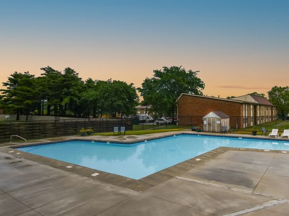5500 Floral Cir S #5451A4