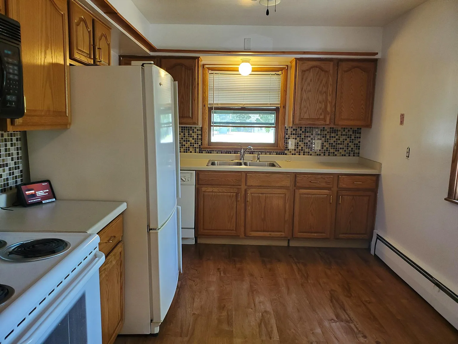904 W River Road — Photo 3
