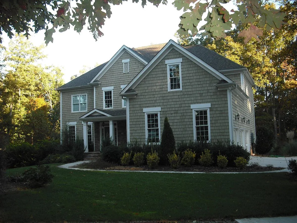 5 bed, 3613 sqft, $5,000 — Photo 1
