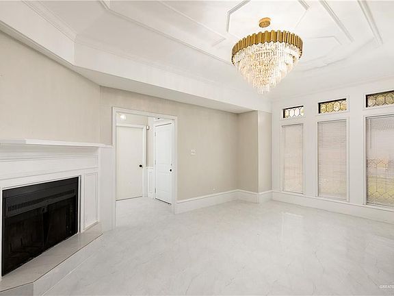 2nd image of 822 Diana Dr #A