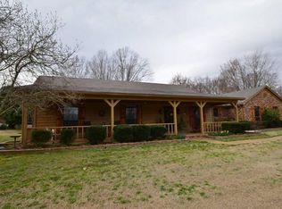 2021 Sharon Dr, Horn Lake, MS 38637