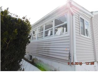 916 Maple St, Scranton, PA 18505