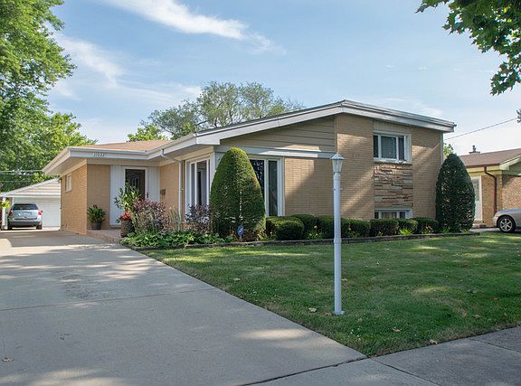 3rd image of 11022 Martindale Dr