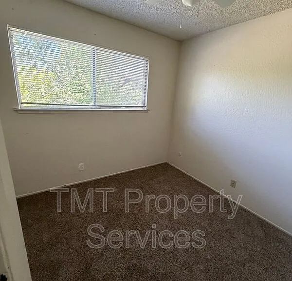 2743 2nd Ave #7 — Photo 5