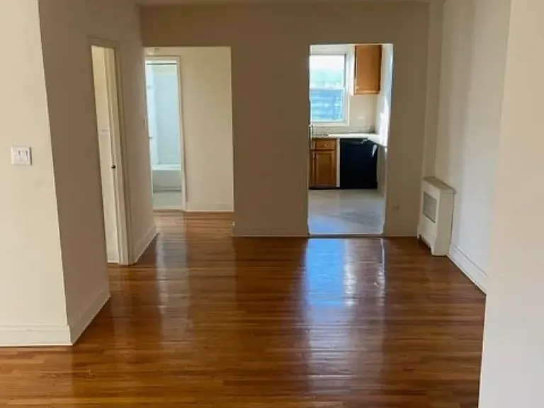 227 E 7th St #4F — Photo 5