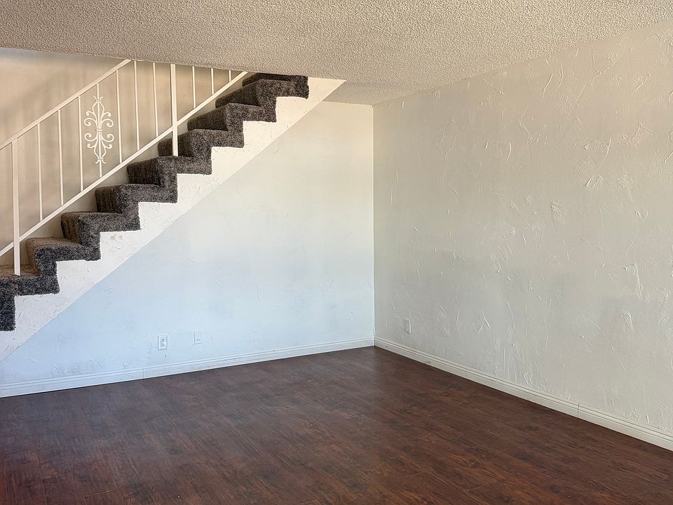1st image of 6624 Woodley Ave APT 205