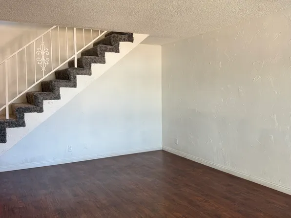 6624 Woodley Ave APT 205, Van Nuys, CA 91406