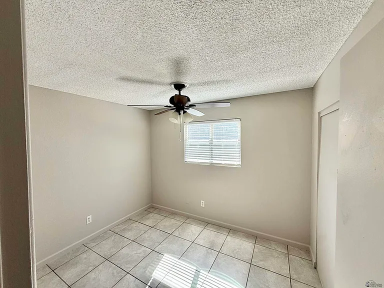 1265 S 13th Ave — Photo 12