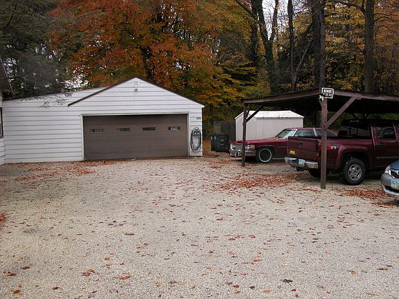 2nd image of 1268 Morse St