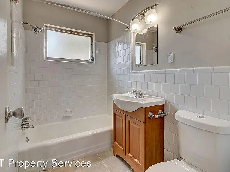 950 Saint Charles Ave NE #8 — Photo 5