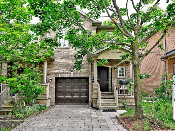 71 Puccini Dr #28, Richmond Hill, ON L4E 4X8