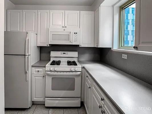 Rented by Halstead Real Estate | media 14