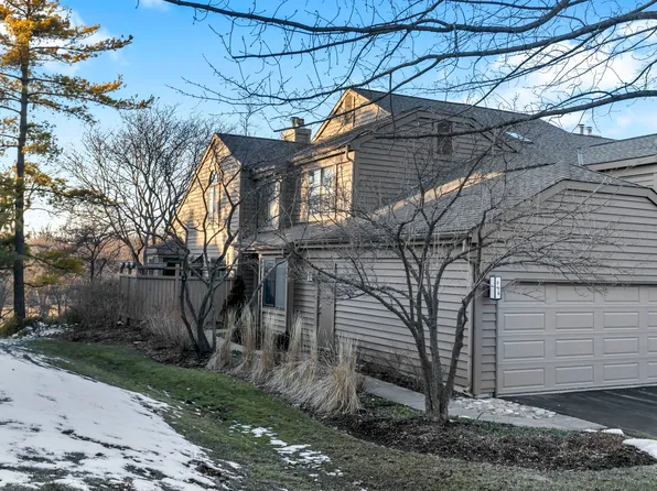 816 Golf Ln, Lake Barrington, IL 60010