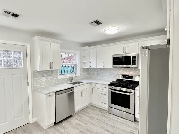 1210 Vyse Avenue image 7 of 21