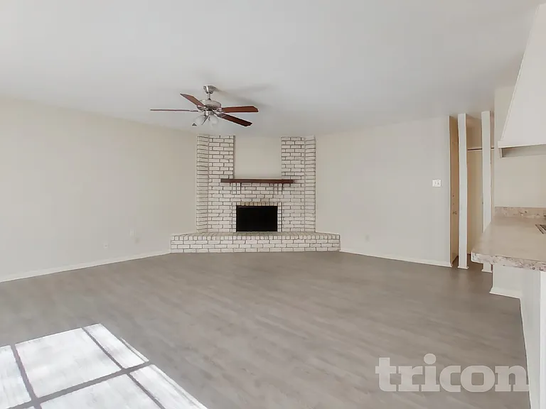 332 Rockcrest Dr — Photo 5