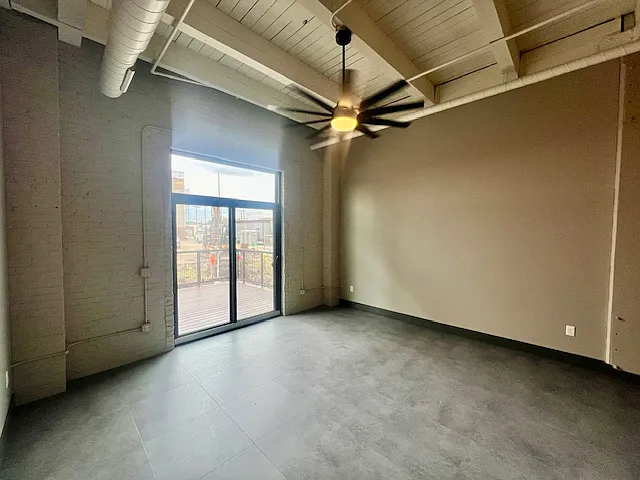 1001 SW Adams St #105 — Photo 6