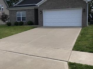 121 Stephen Dr, Georgetown, KY 40324