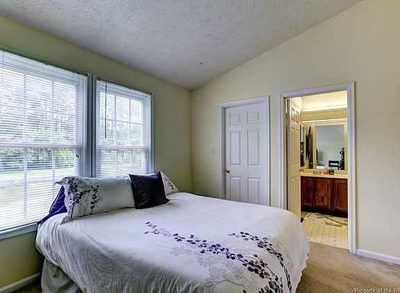 4th image of 117 Sterling Ct #0