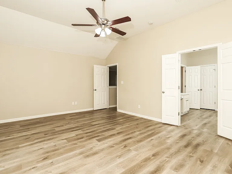 539 W Metcalfe St — Photo 11