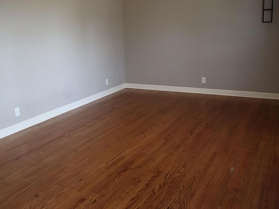 2nd image of 105 Wildwood Dr