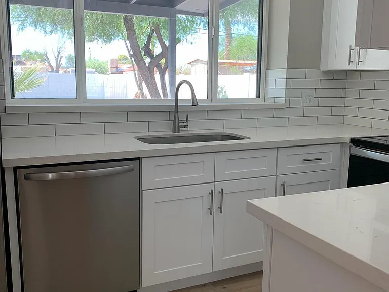 3415 E Sheridan St — Photo 17