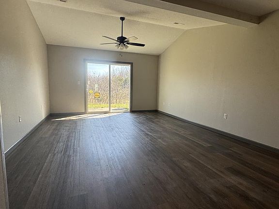 2nd image of 1301 Deer Lake Rd Unit D