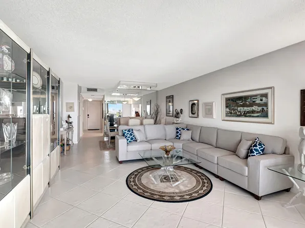 6866 Huntington Ln, Delray Beach, FL