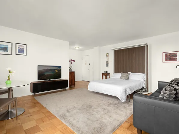 80 Central Park West 22H image 3 of 8
