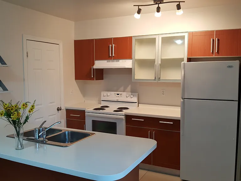 1640 Ontario St #2 — Photo 8