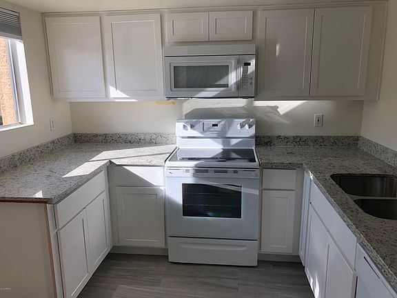 3rd image of 1601 W Sunnyside Dr Unit 144