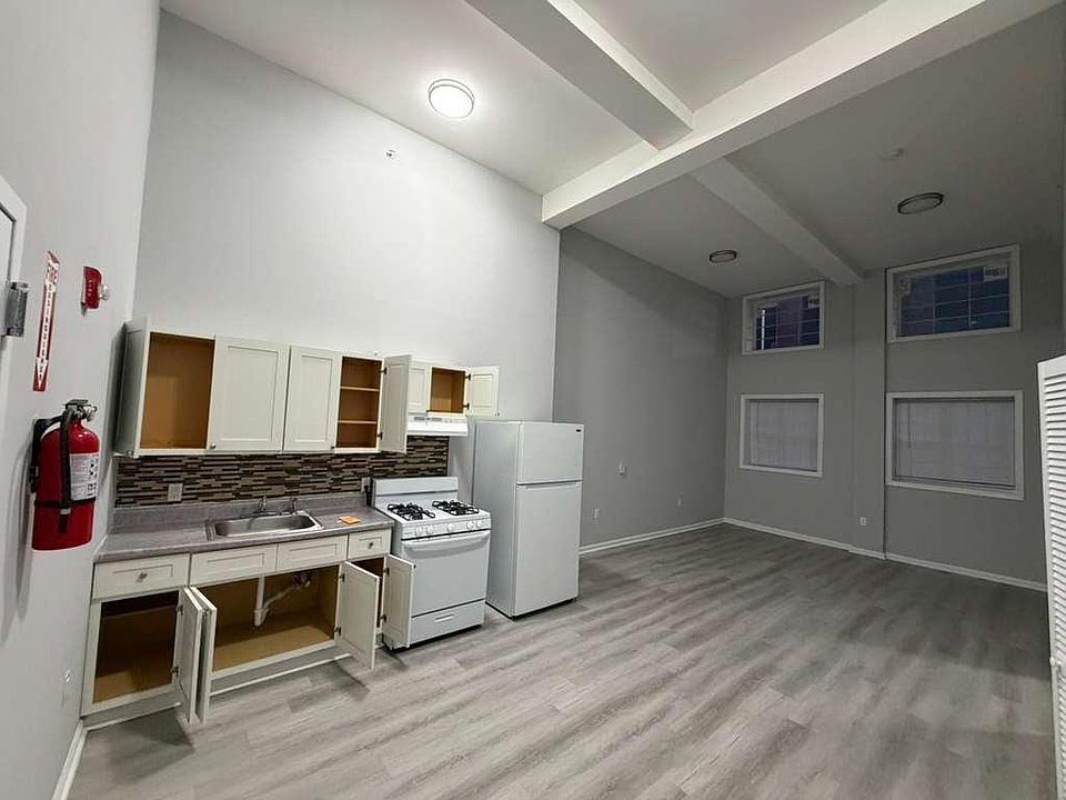 1st image of 194 21st Ave #1