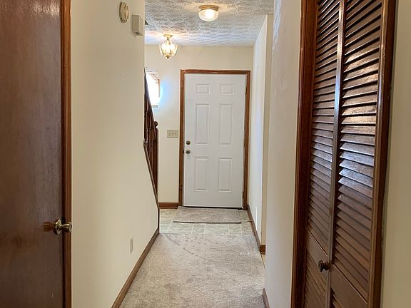 5th image of 1103 Booth Ct SW