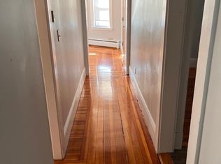 8 Ropes St APT 2, Salem, MA 01970