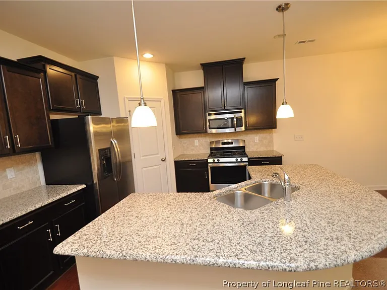643 Briarcliff St — Photo 5