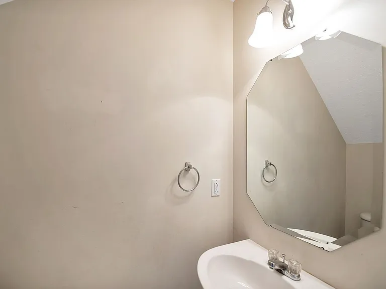 2505 Comanche Way — Photo 13