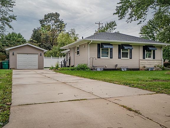 2nd image of 409 Meadow Dr