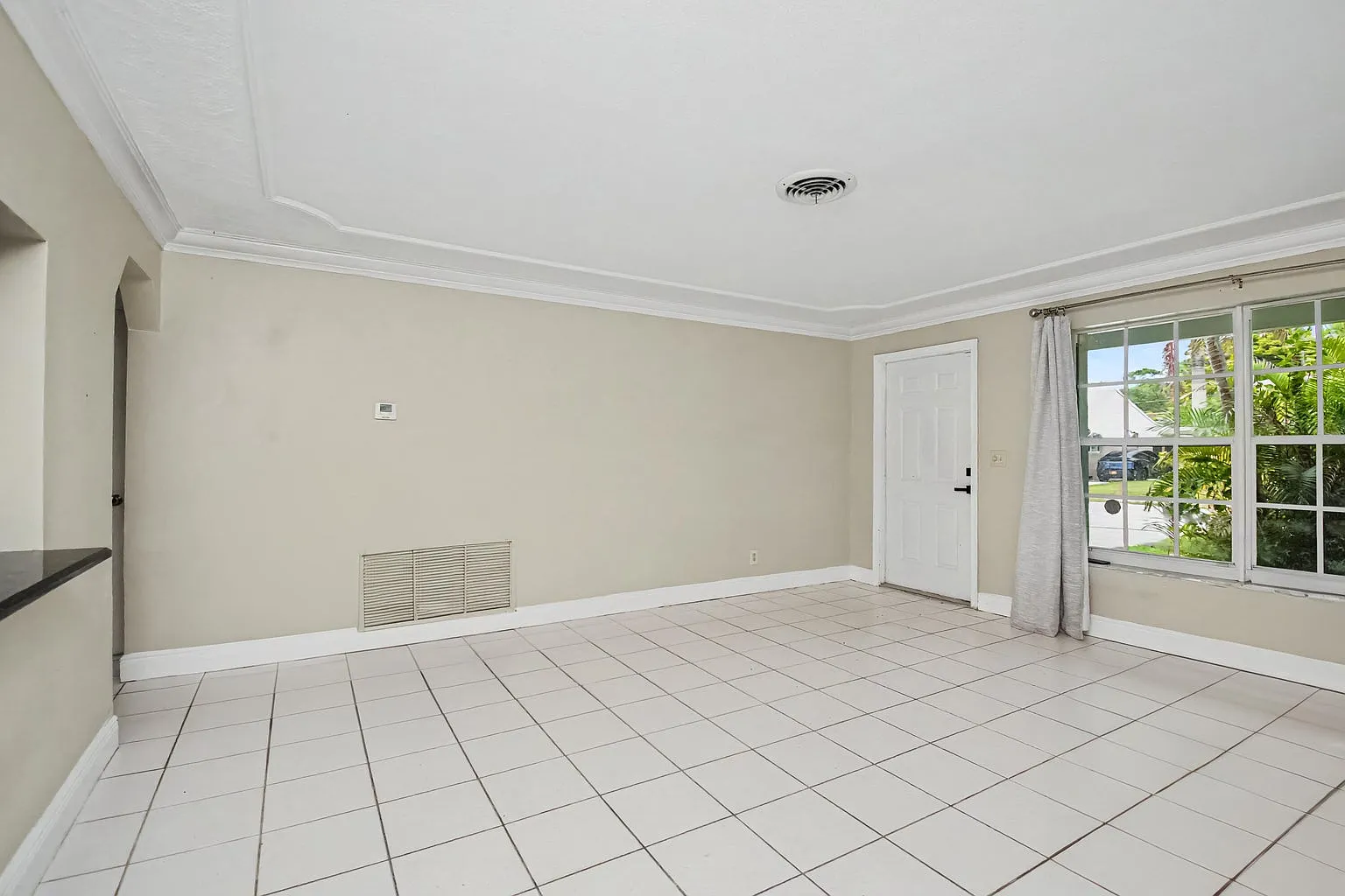 3 bed, 1436 sqft, $3,200 — Photo 4