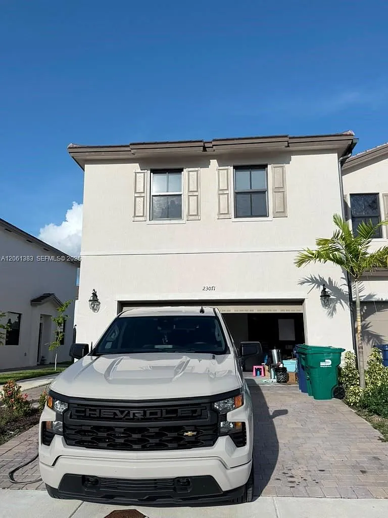 3 bed, 2.5 bath, 1812 sqft, $3,600 — Photo 4